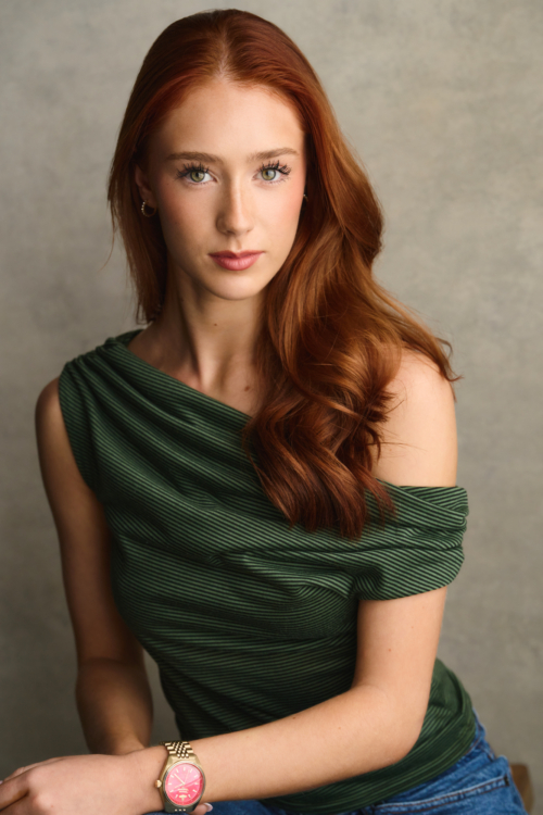 GRACE BURROWS Headshot